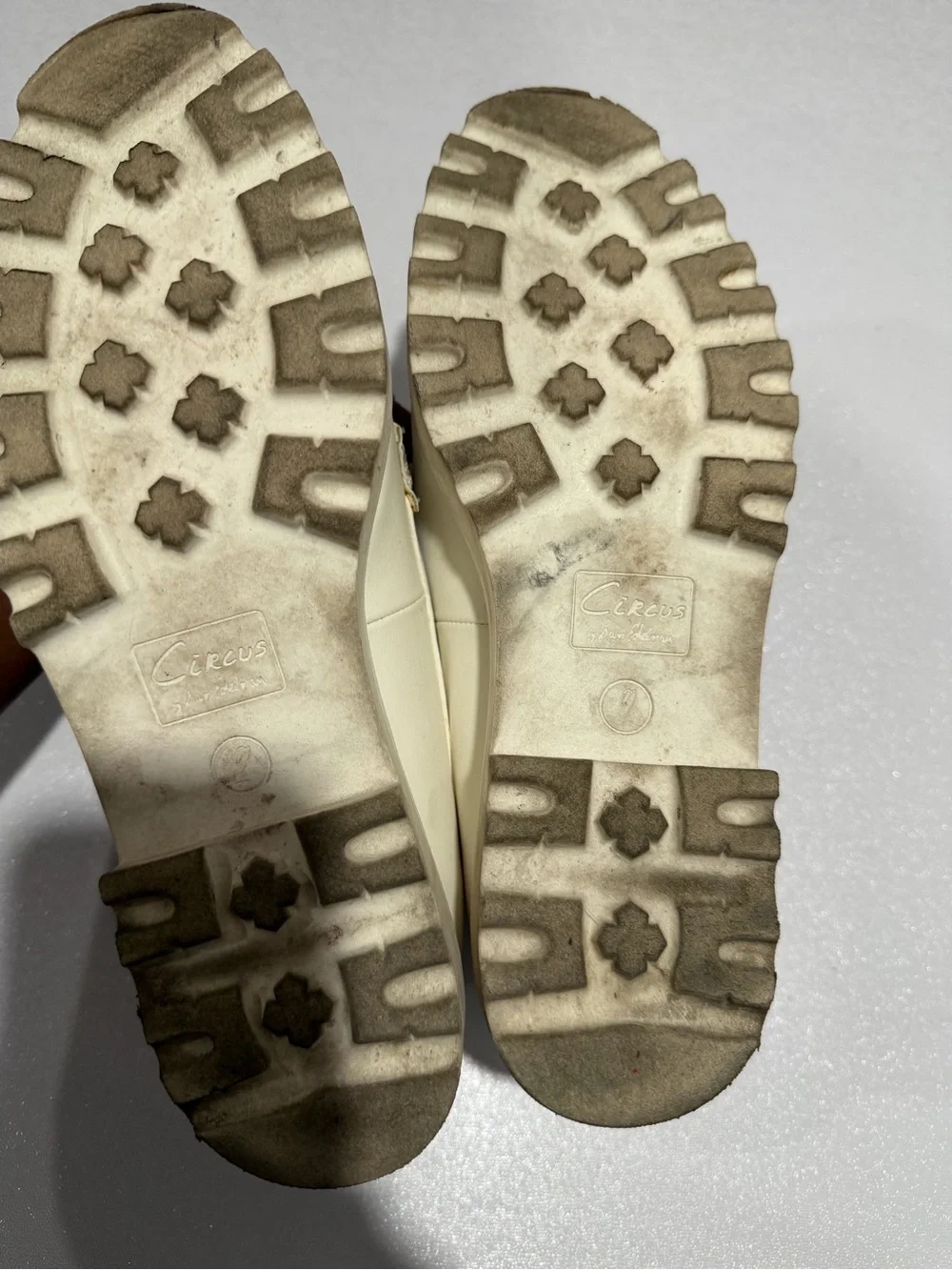 Circus by Sam Edelman Cream Leather Loafers with Gold Hardware